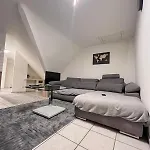 Bright & Modern In The Center 公寓 奥伊斯基兴